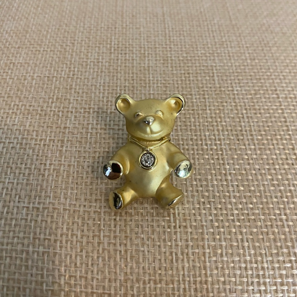 Gigi Giusti diamond bear pin.